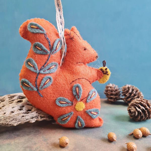 Folk Squirrel Felt Craft Mini Kit