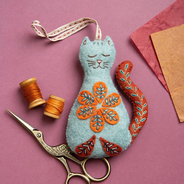 Folk Cat Felt Craft Mini Kit